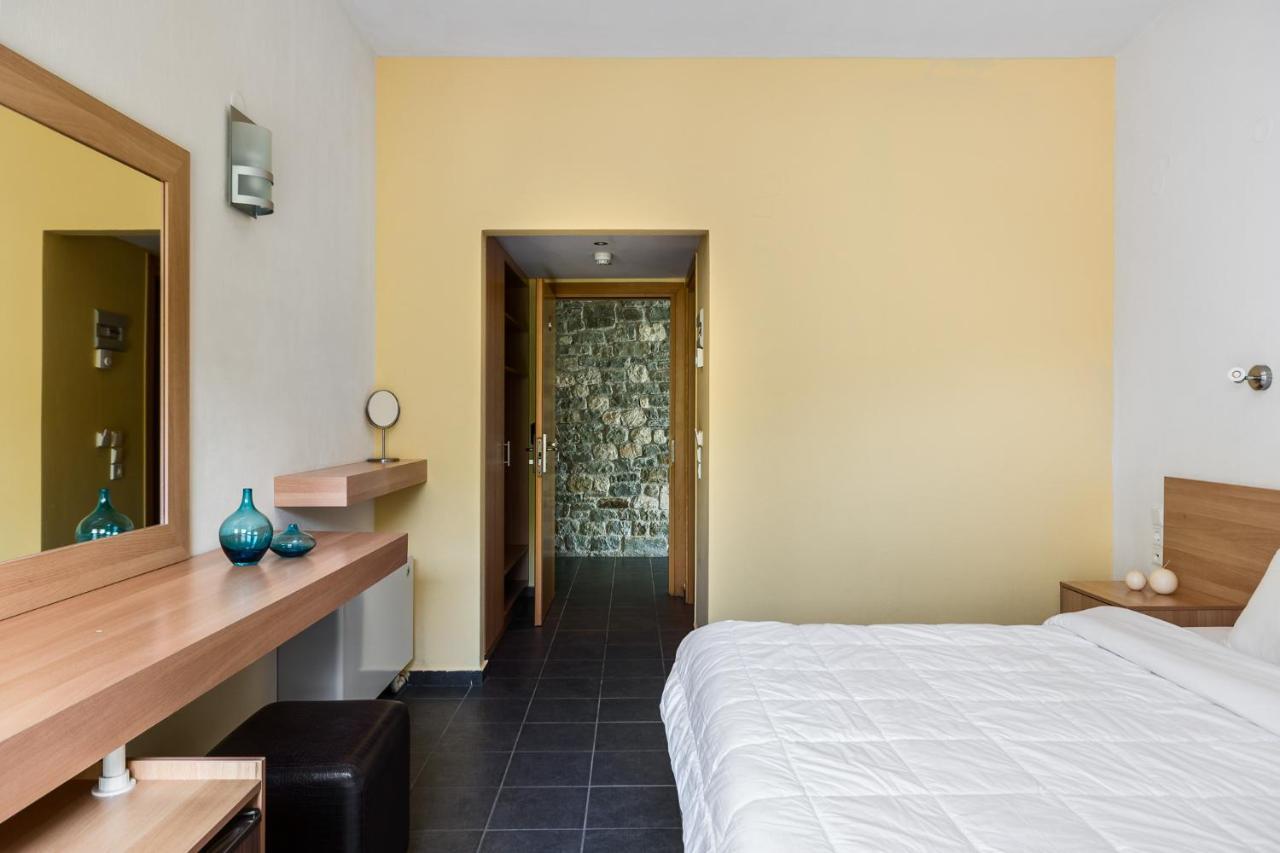 Gefiri Plakas Hotel, Tzoumerka Zewnętrze zdjęcie