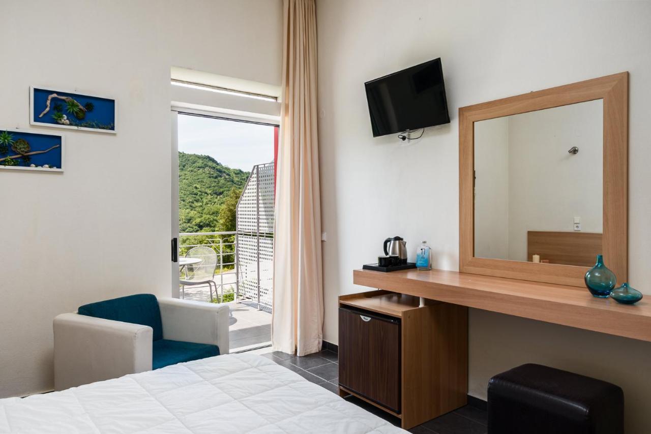 Gefiri Plakas Hotel, Tzoumerka Zewnętrze zdjęcie