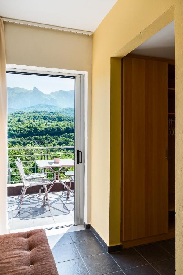 Gefiri Plakas Hotel, Tzoumerka Zewnętrze zdjęcie